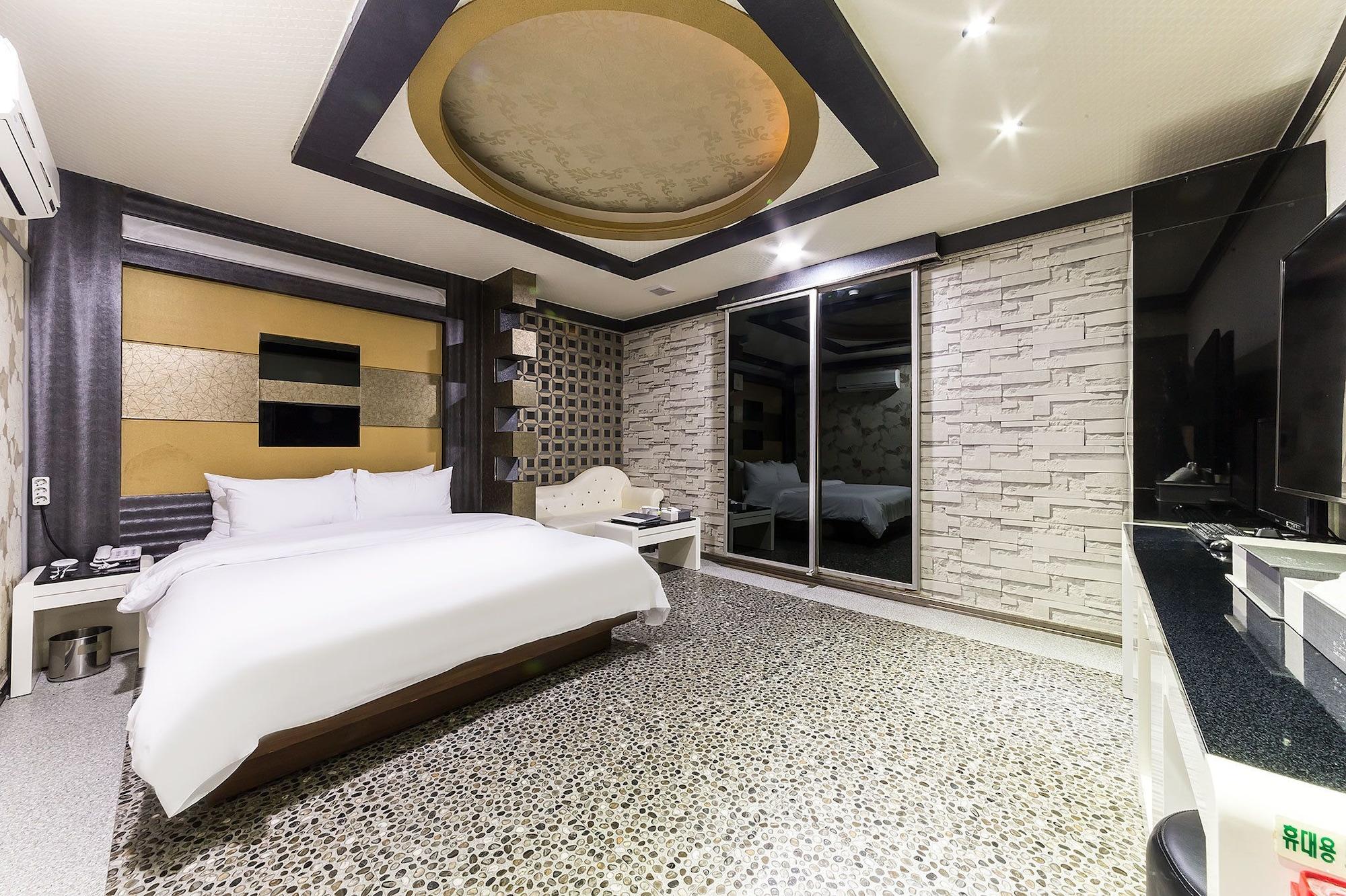 Millennium Hotel Kōyō Екстериор снимка